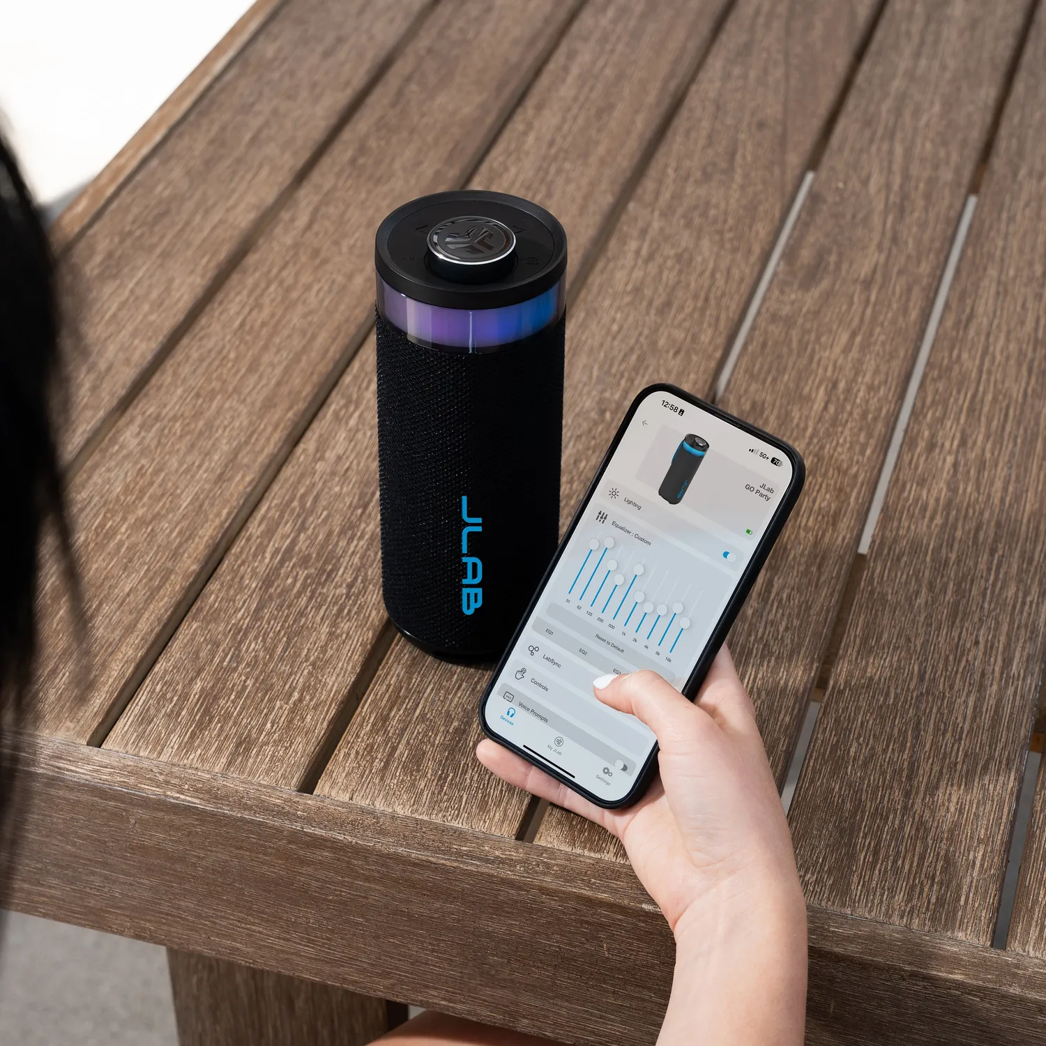 JLab GO Party enceinte bluetooth noir 10W 16h RGB
