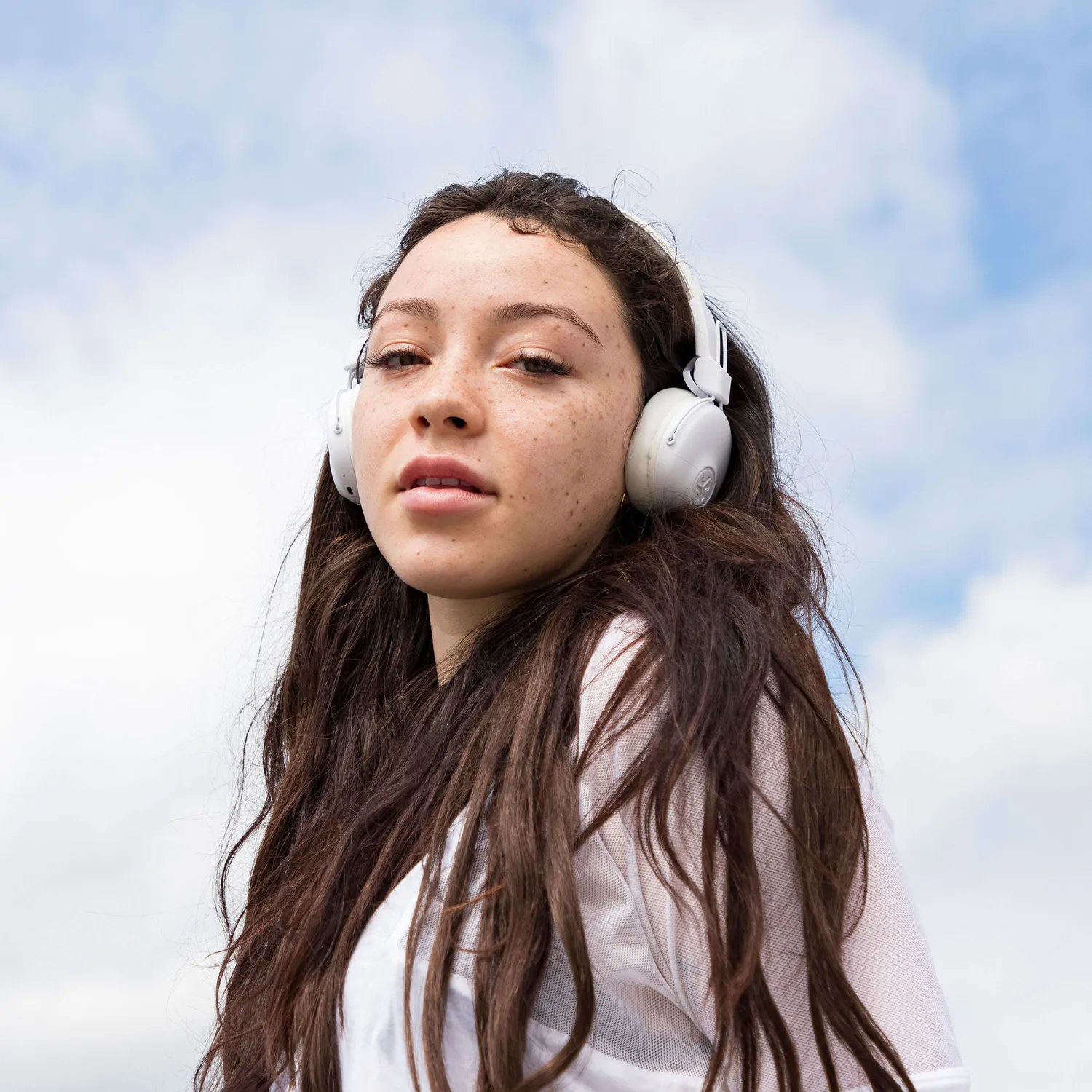 JLab Studio casque Bluetooth supra-auriculaire blanc 30h