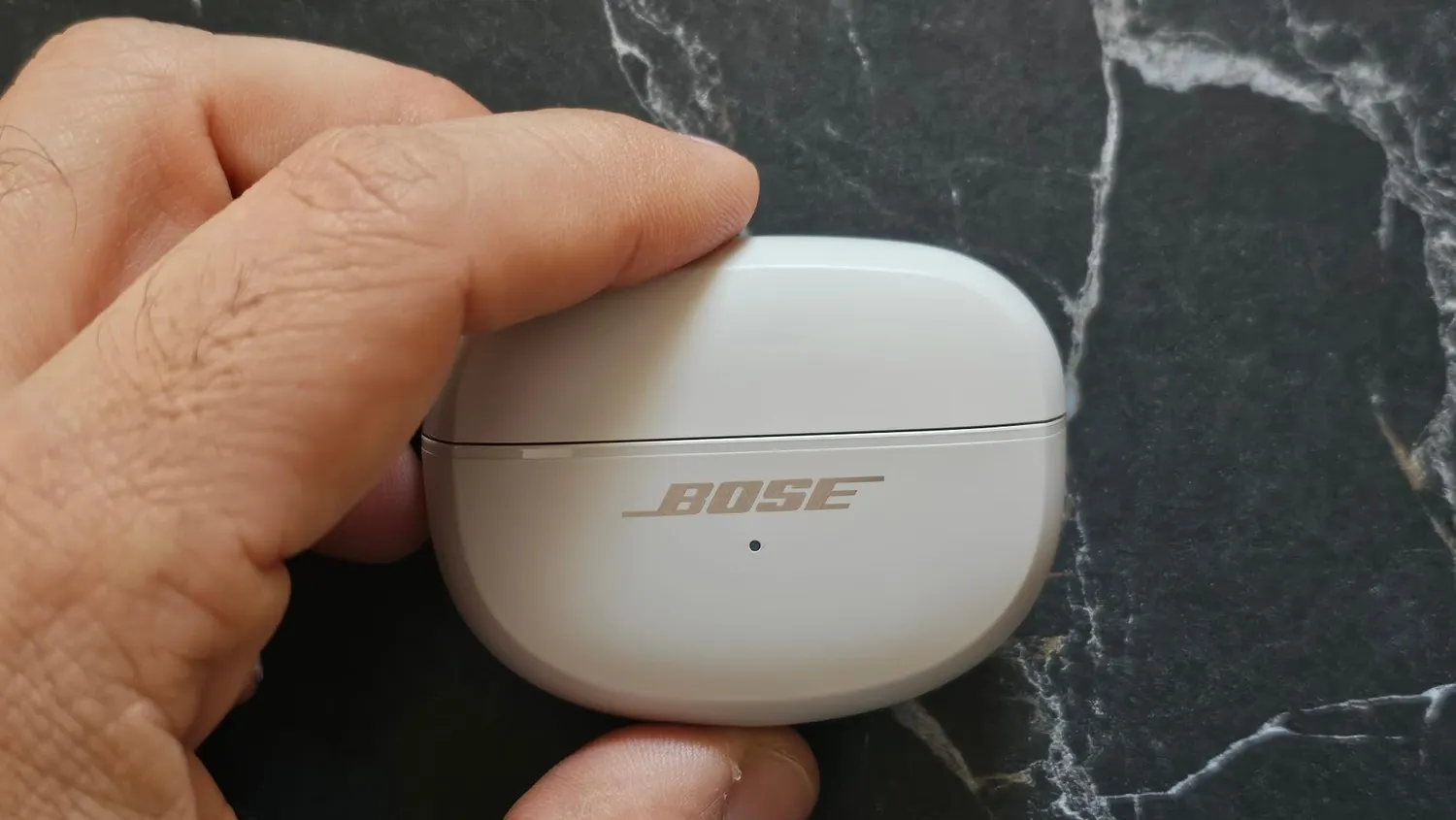 Bose Ultra Open Earbuds écouteurs ouverts noir IPX4